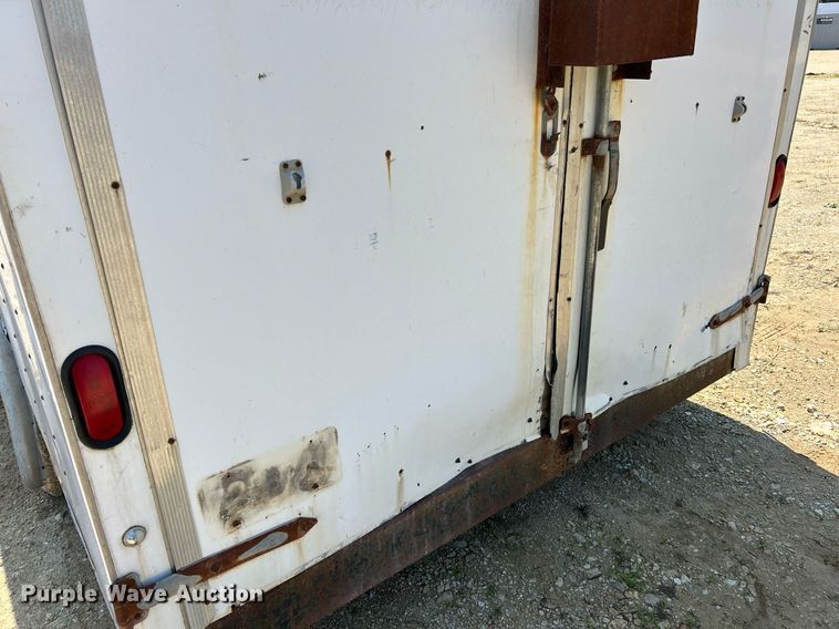 image for item EK8195 2000 Doolittle enclosed cargo trailer