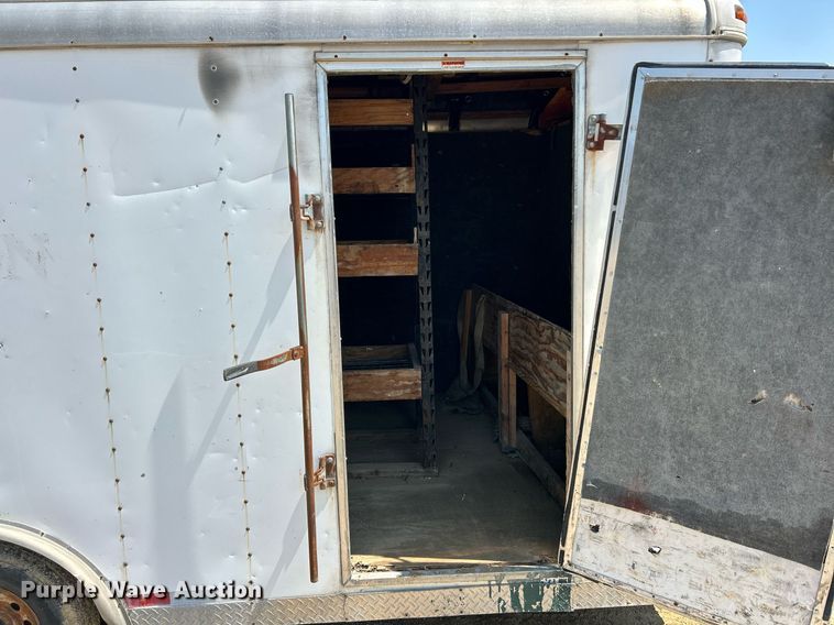 image for item EK8195 2000 Doolittle enclosed cargo trailer