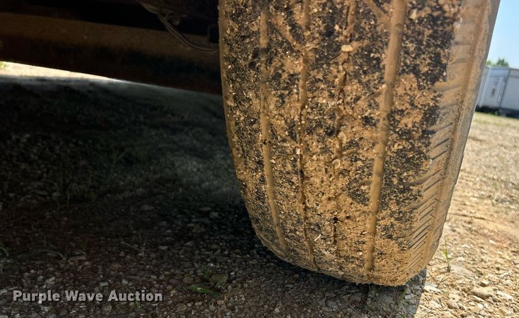 image for item EK8195 2000 Doolittle enclosed cargo trailer