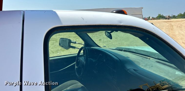 image for item EK8205 2006 Chevrolet Silverado 3500 dump flatbed pickup truck