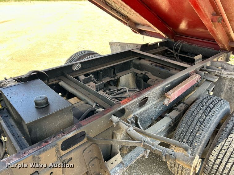 image for item EK8205 2006 Chevrolet Silverado 3500 dump flatbed pickup truck