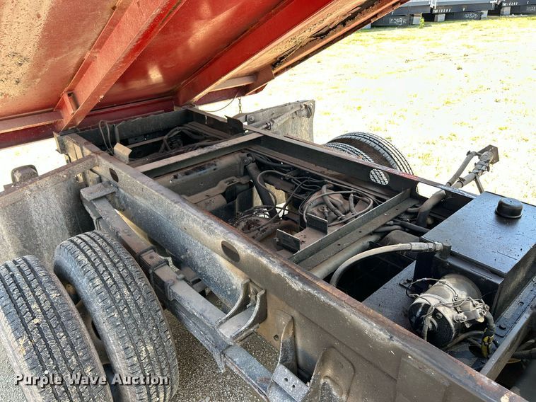 image for item EK8205 2006 Chevrolet Silverado 3500 dump flatbed pickup truck