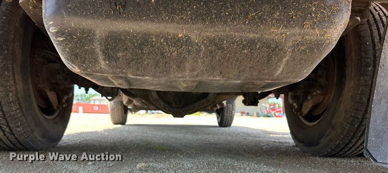 image for item EK8205 2006 Chevrolet Silverado 3500 dump flatbed pickup truck