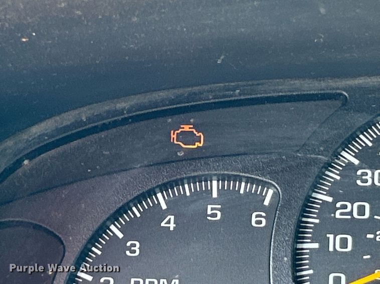 image for item EK8205 2006 Chevrolet Silverado 3500 dump flatbed pickup truck