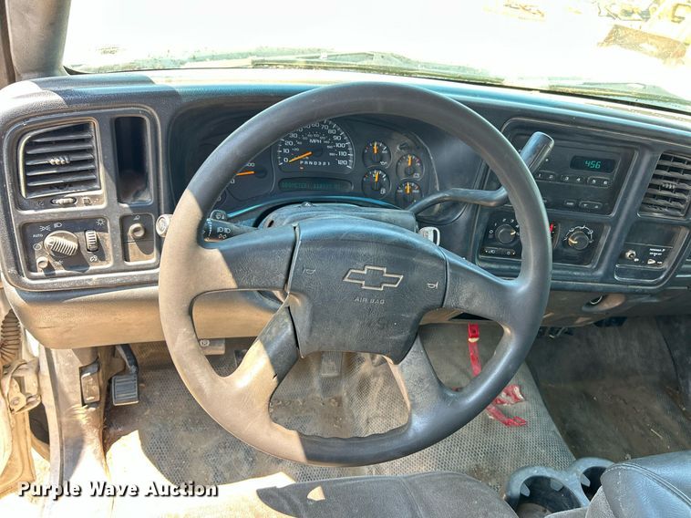 image for item EK8205 2006 Chevrolet Silverado 3500 dump flatbed pickup truck