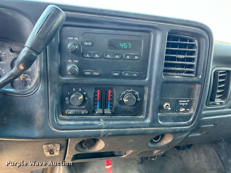 image for item EK8205 2006 Chevrolet Silverado 3500 dump flatbed pickup truck