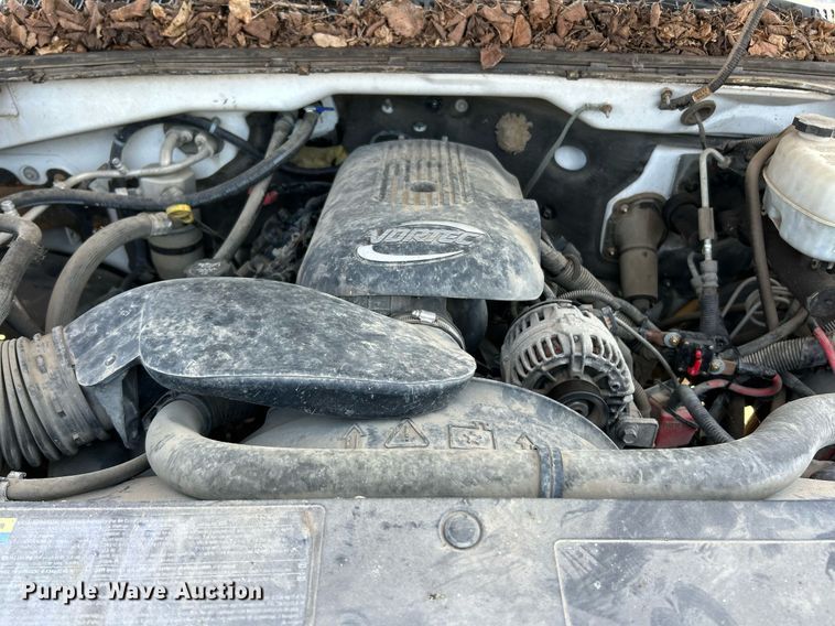 image for item EK8205 2006 Chevrolet Silverado 3500 dump flatbed pickup truck