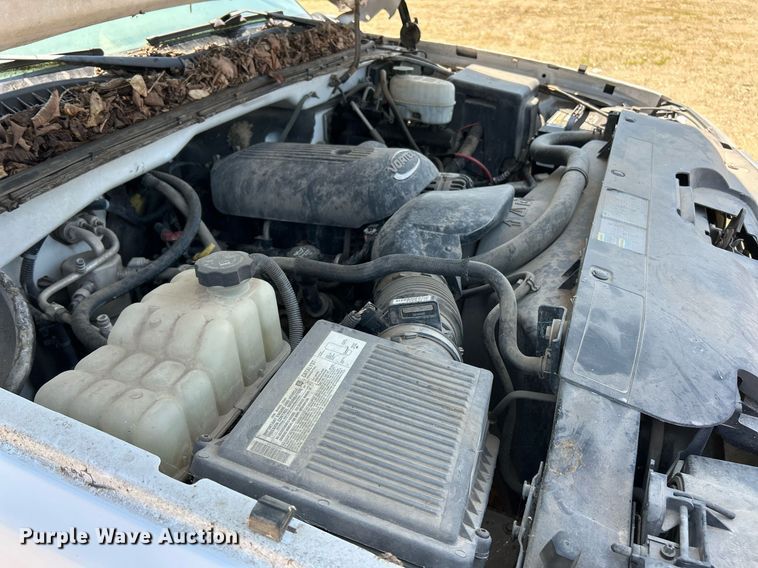 image for item EK8205 2006 Chevrolet Silverado 3500 dump flatbed pickup truck