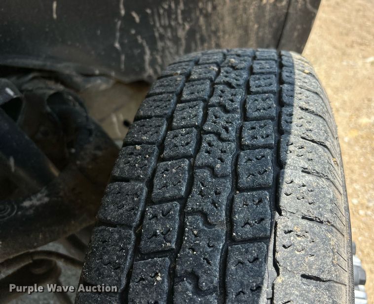 image for item EK8205 2006 Chevrolet Silverado 3500 dump flatbed pickup truck