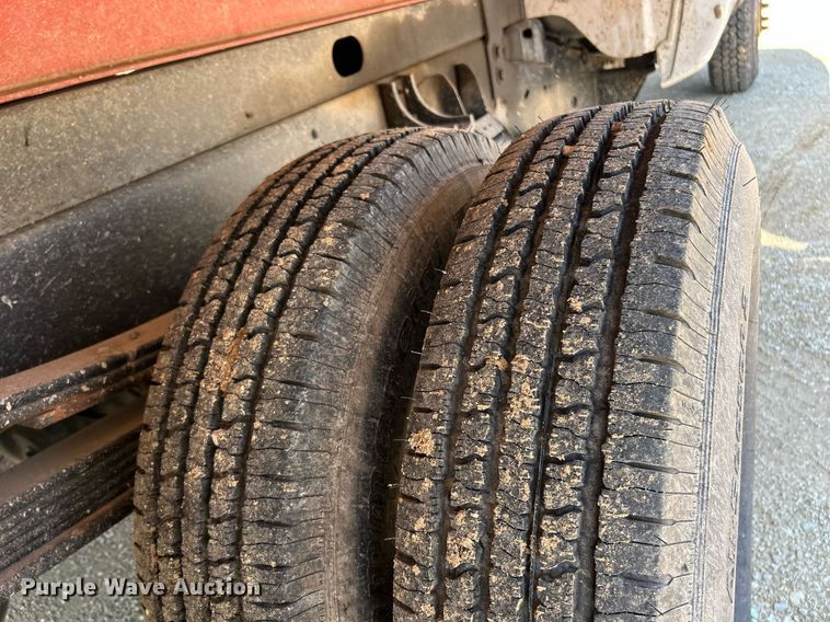 image for item EK8205 2006 Chevrolet Silverado 3500 dump flatbed pickup truck