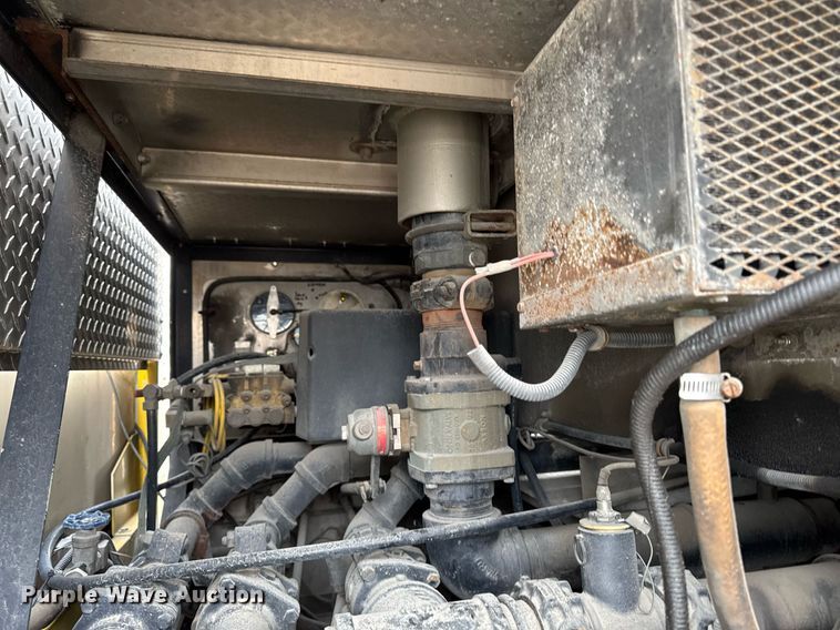 image for item EM3767 2001 HME INC 4465 400 pumper fire truck