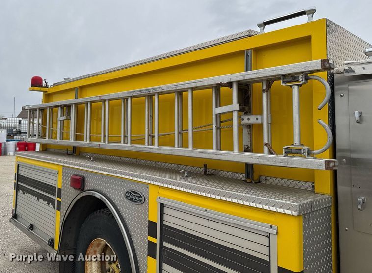 image for item EM3767 2001 HME INC 4465 400 pumper fire truck