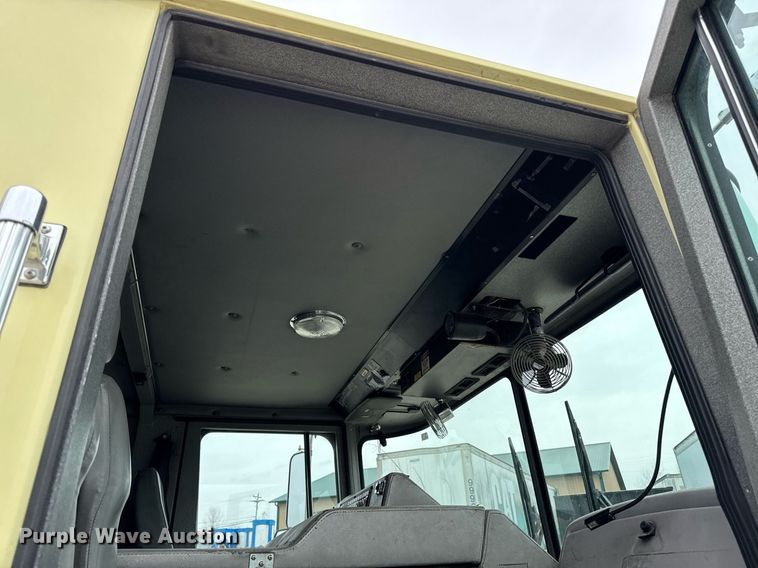 image for item EM3767 2001 HME INC 4465 400 pumper fire truck