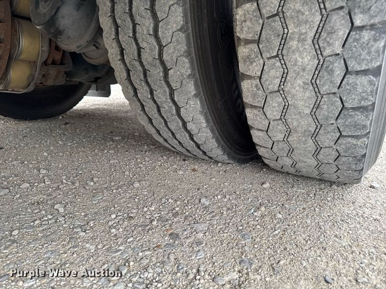 image for item EM3767 2001 HME INC 4465 400 pumper fire truck