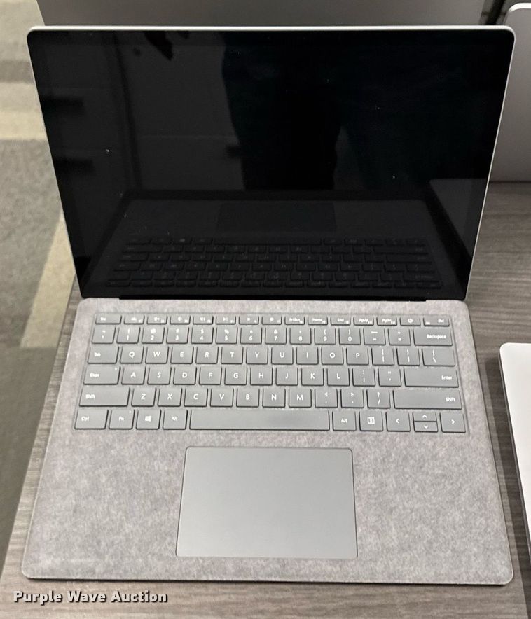 image for item EM3799 (10) Microsoft 1868 Surface laptops