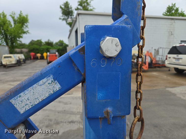 image for item EM7395 Engine hoist 