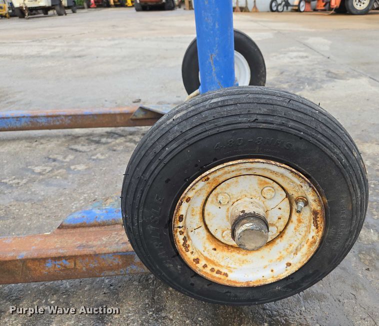 image for item EM7395 Engine hoist 