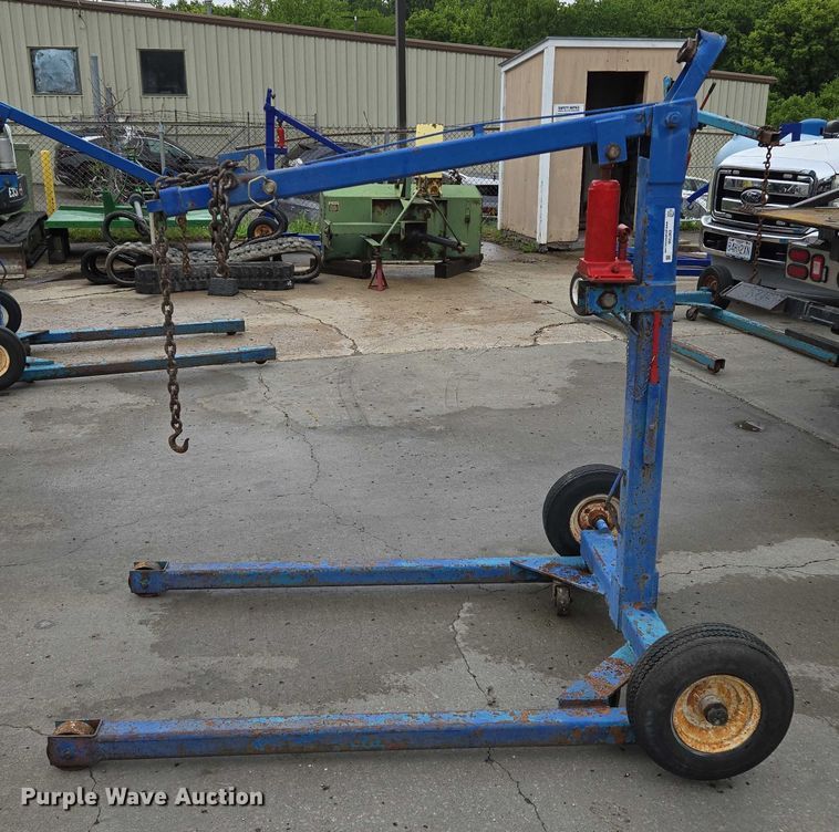 image for item EM7396 Engine hoist