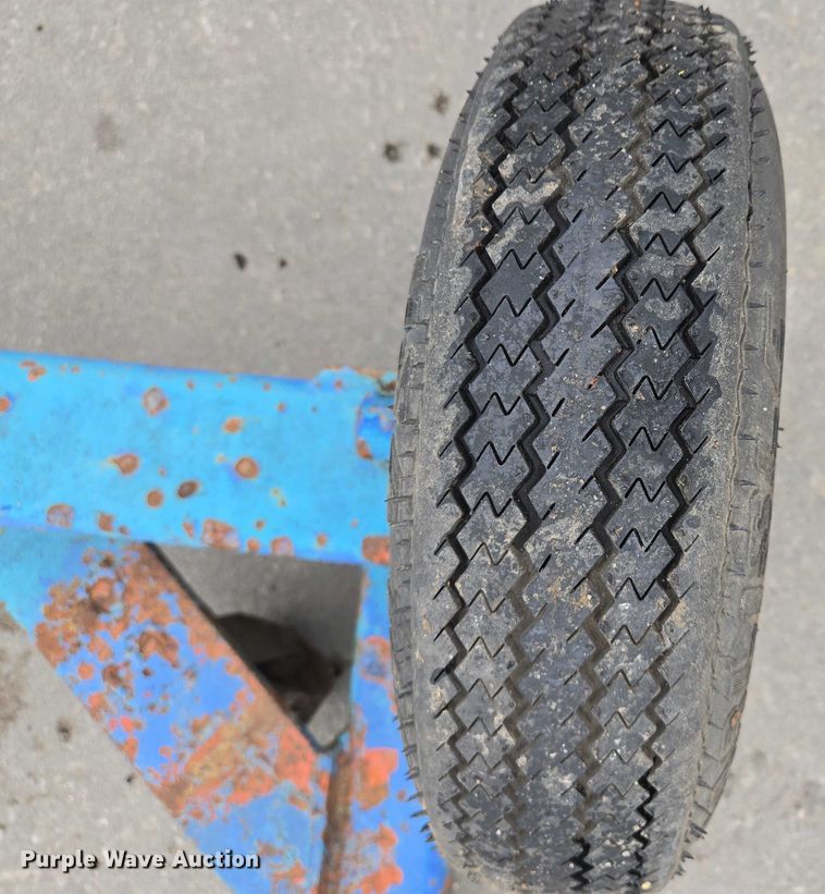 image for item EM7396 Engine hoist