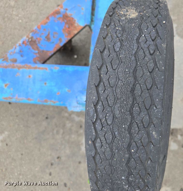 image for item EM7396 Engine hoist