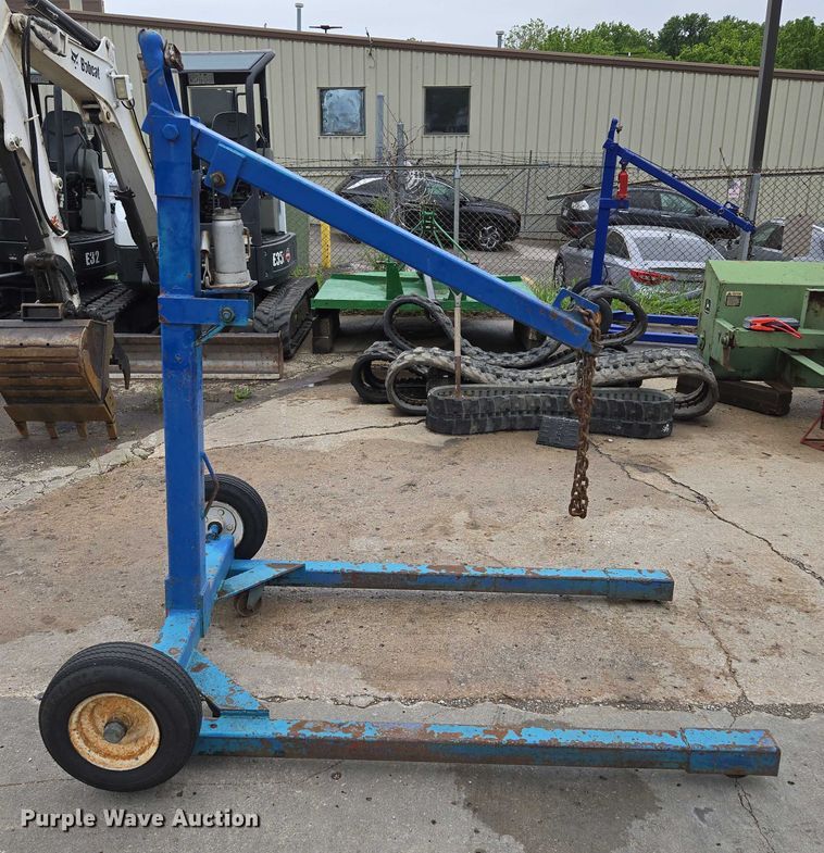 image for item EM7417 Engine hoist 