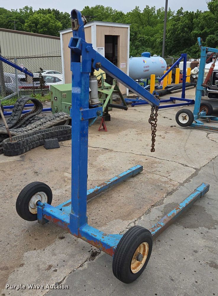 image for item EM7417 Engine hoist 