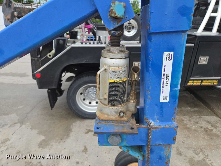 image for item EM7417 Engine hoist 