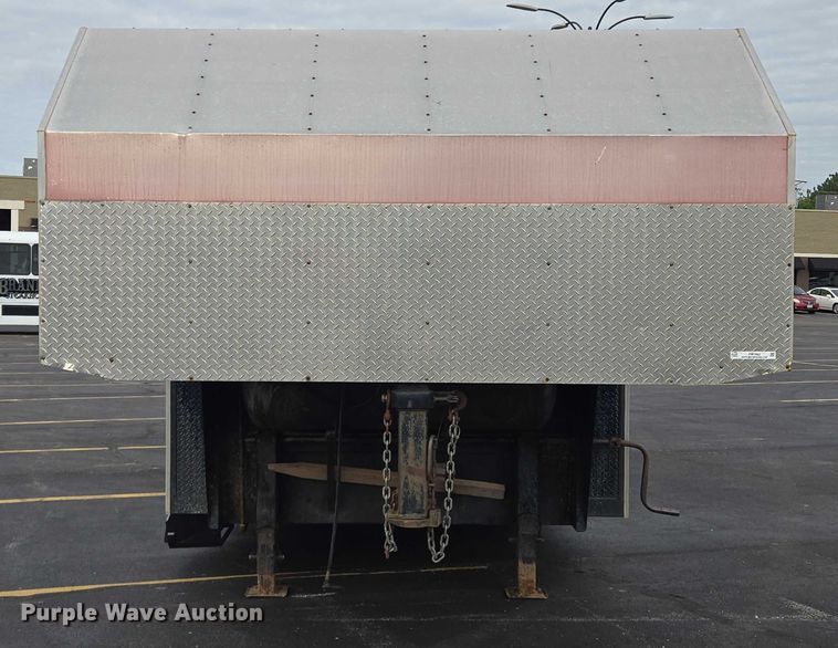 image for item EM7422 2001 S&S food trailer