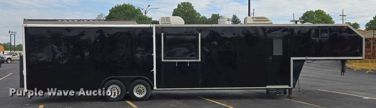 image for item EM7422 2001 S&S food trailer