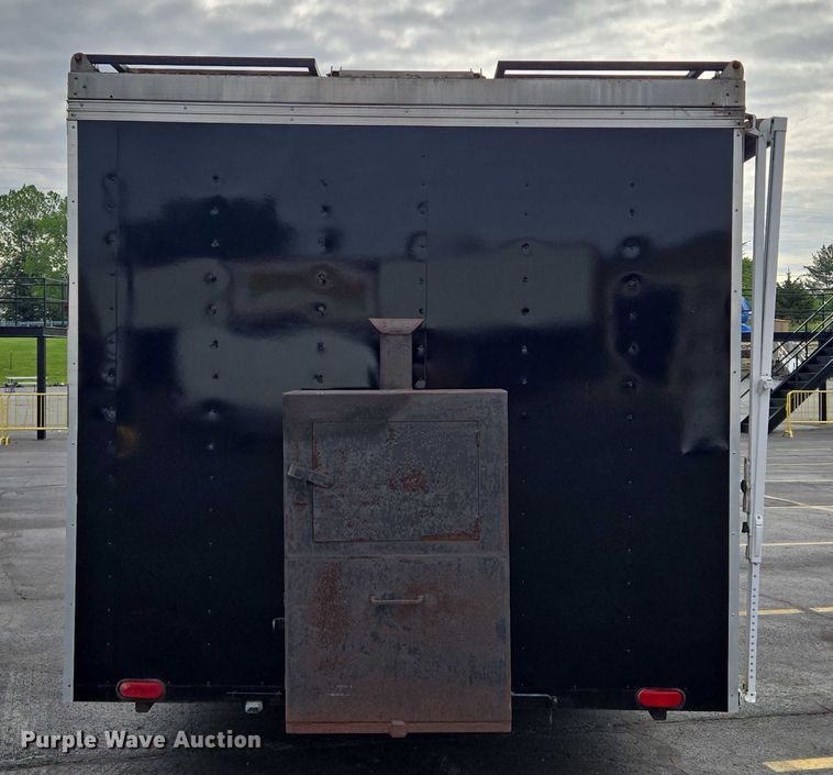 image for item EM7422 2001 S&S food trailer