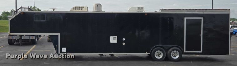 image for item EM7422 2001 S&S food trailer