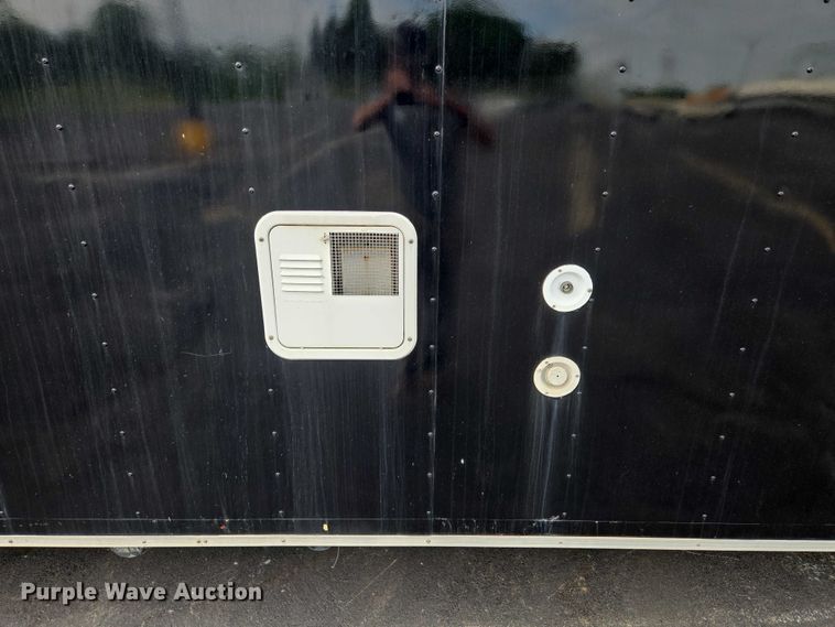 image for item EM7422 2001 S&S food trailer