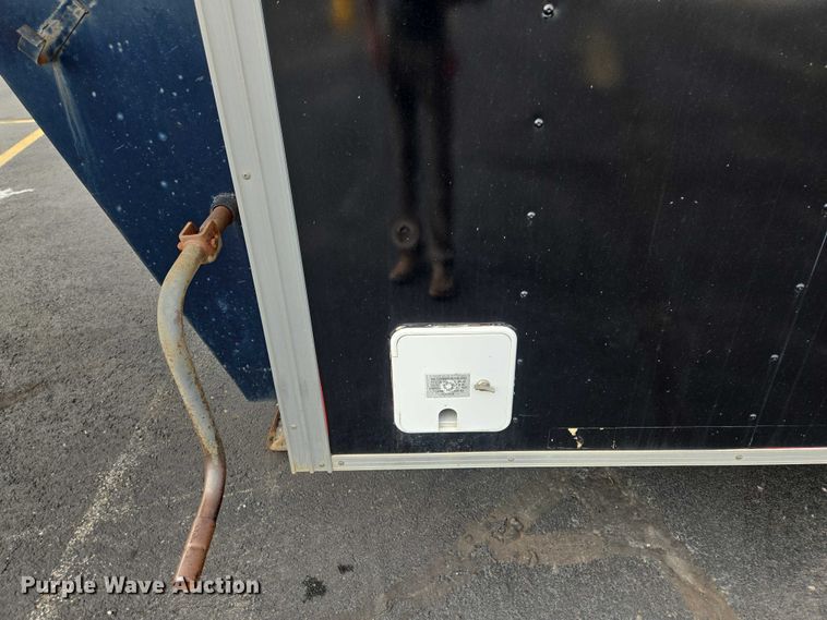 image for item EM7422 2001 S&S food trailer