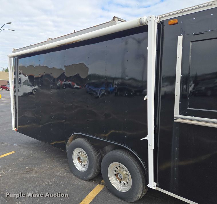 image for item EM7422 2001 S&S food trailer