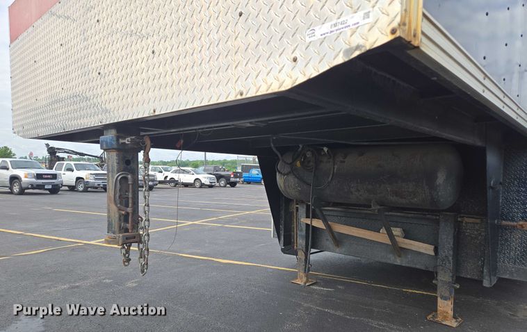 image for item EM7422 2001 S&S food trailer