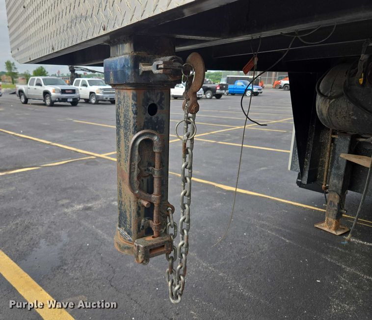 image for item EM7422 2001 S&S food trailer