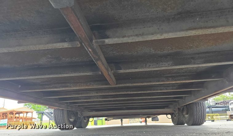 image for item EM7422 2001 S&S food trailer