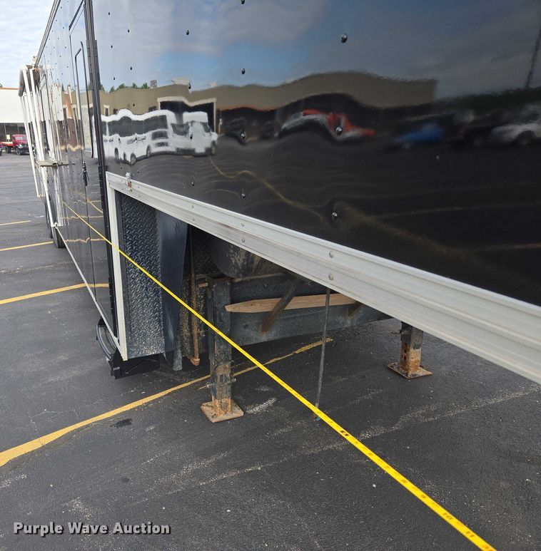 image for item EM7422 2001 S&S food trailer