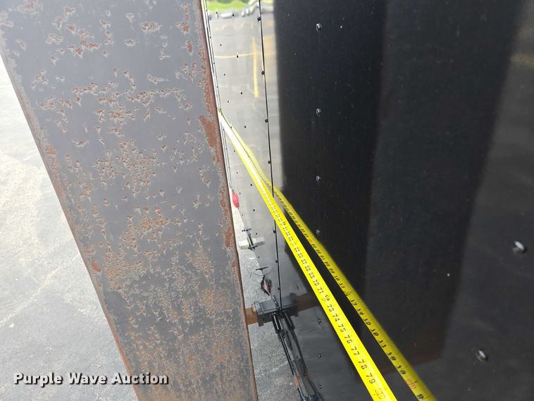 image for item EM7422 2001 S&S food trailer