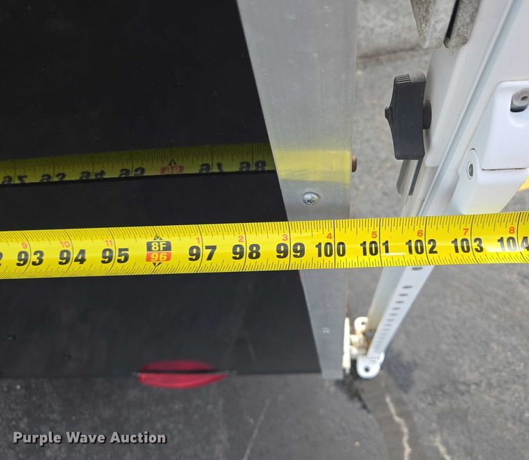 image for item EM7422 2001 S&S food trailer