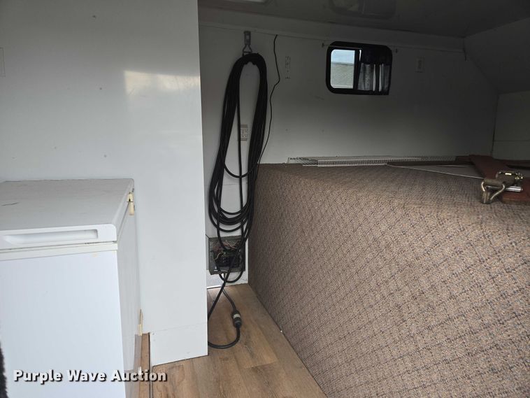 image for item EM7422 2001 S&S food trailer