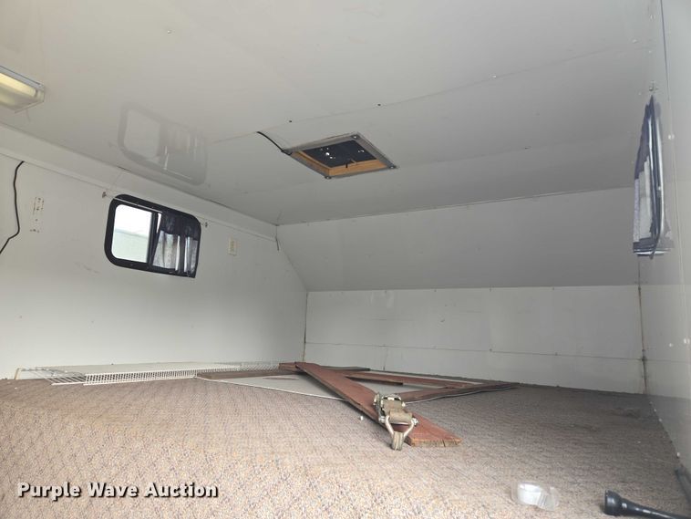 image for item EM7422 2001 S&S food trailer