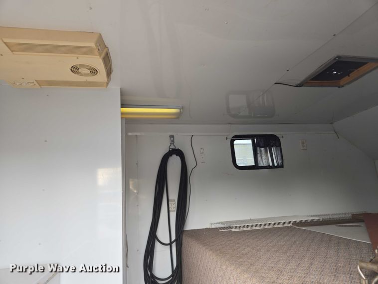 image for item EM7422 2001 S&S food trailer