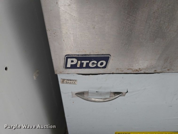 image for item EM7422 2001 S&S food trailer