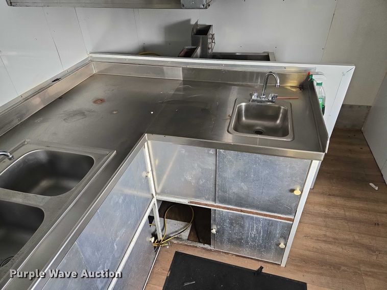 image for item EM7422 2001 S&S food trailer