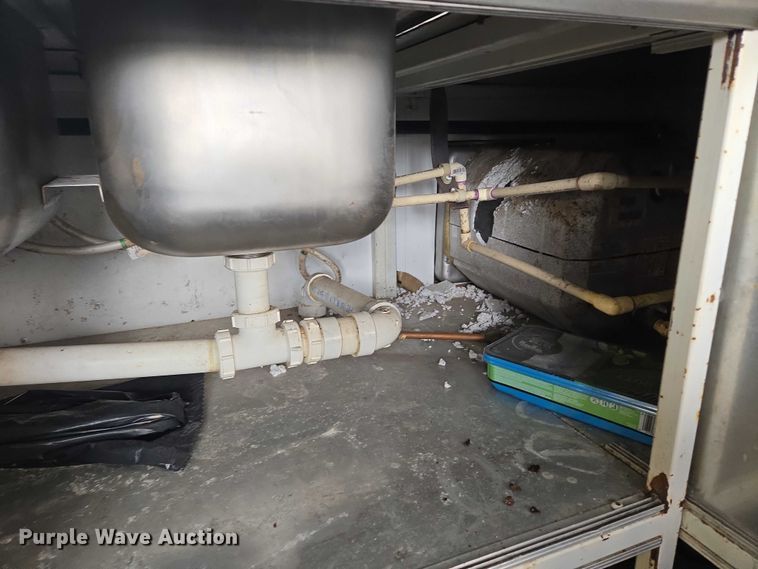 image for item EM7422 2001 S&S food trailer