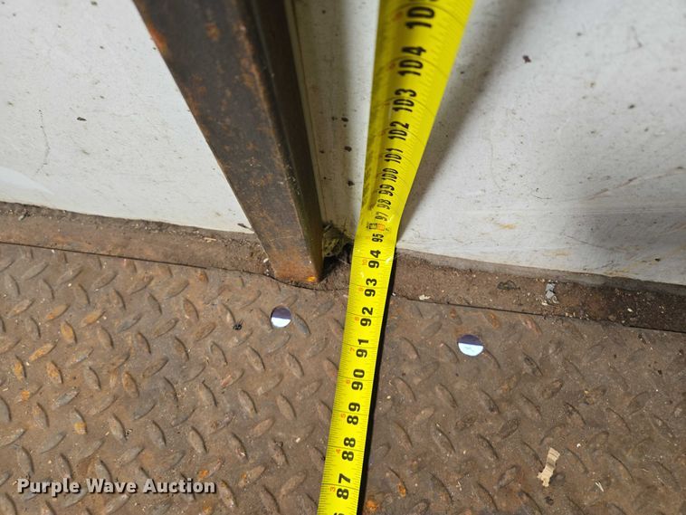 image for item EM7422 2001 S&S food trailer