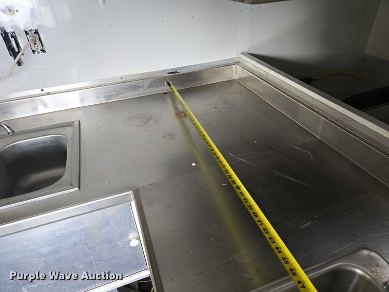 image for item EM7422 2001 S&S food trailer