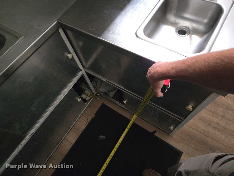 image for item EM7422 2001 S&S food trailer