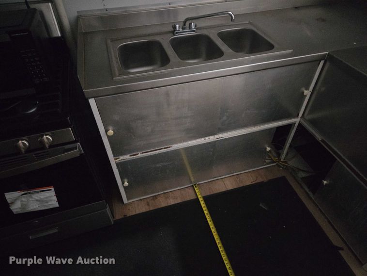 image for item EM7422 2001 S&S food trailer